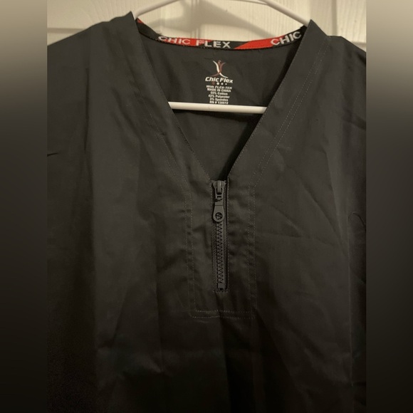 Chic Flex Gray Scrub Top - Picture 3 of 6